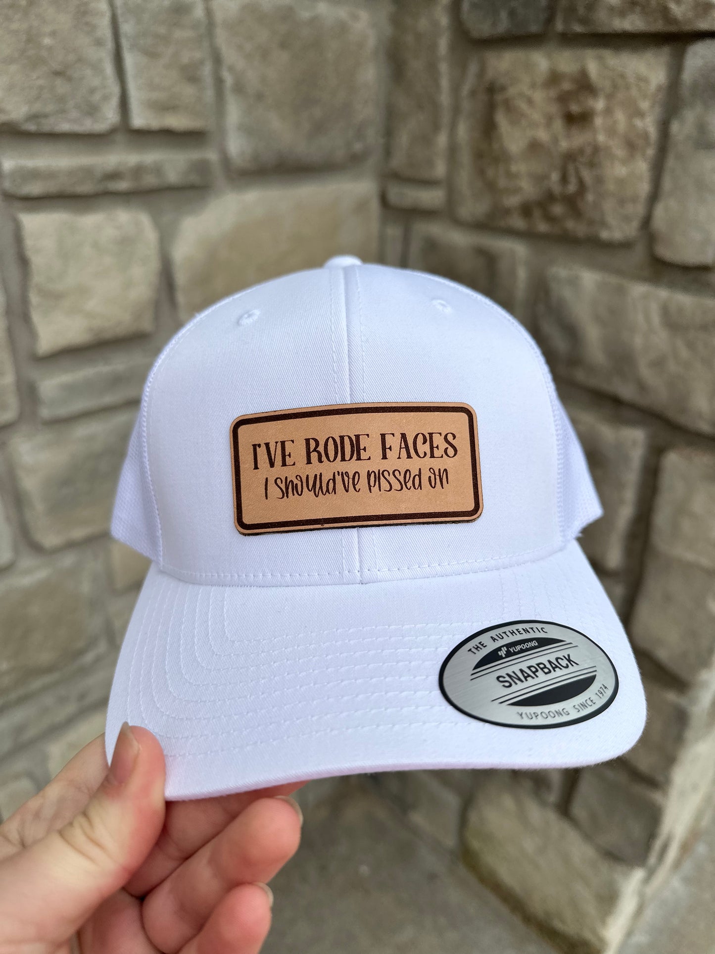 Rode Faces Hat